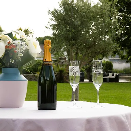 Alojamento de Acomodação e Pequeno-almoço Bords De Sarthe Le Mans