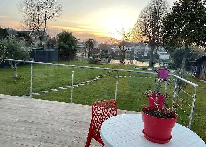 Bords De Sarthe Alojamento de Acomodação e Pequeno-almoço Le Mans